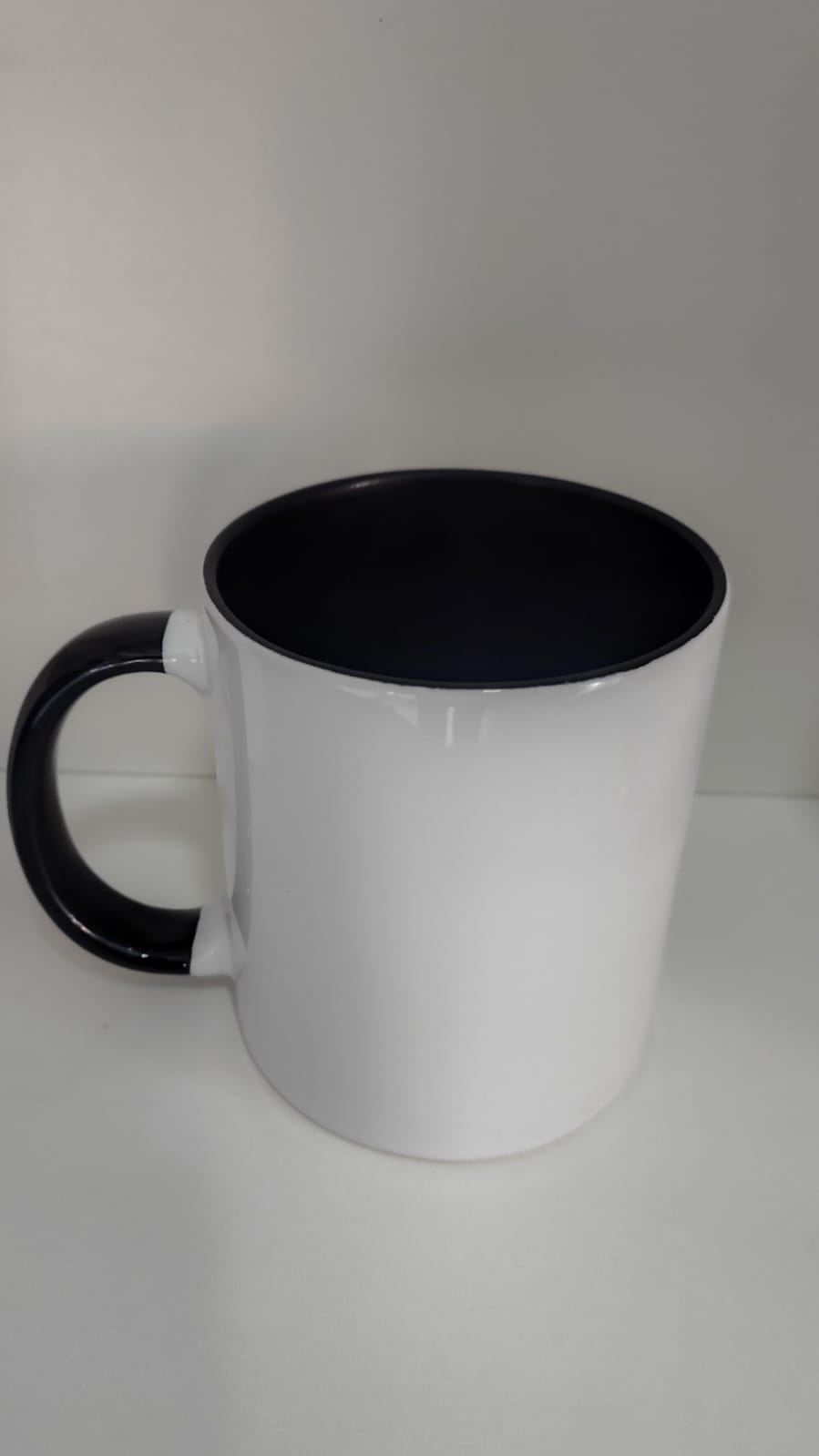 caneca alça e interno preta
