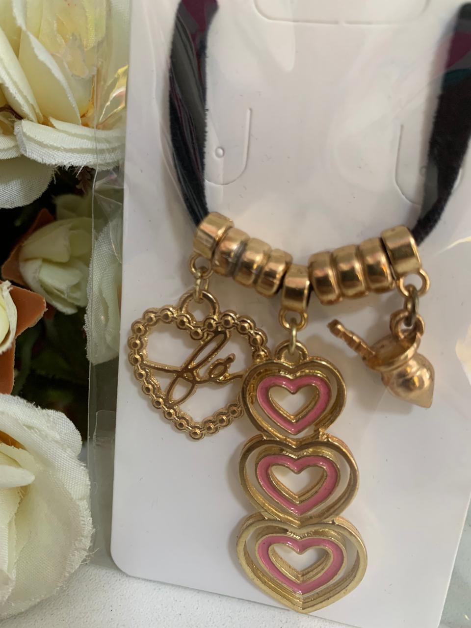Chocker  3 Corações