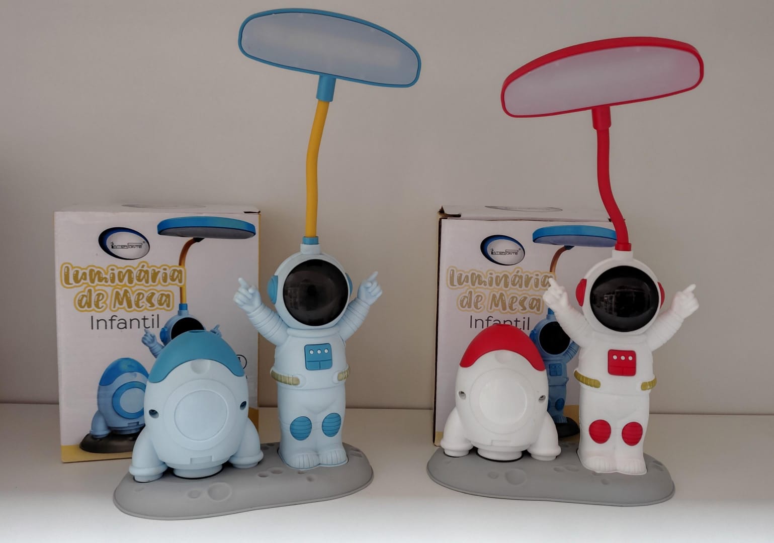 Luminaria de mesa infantil astronalta